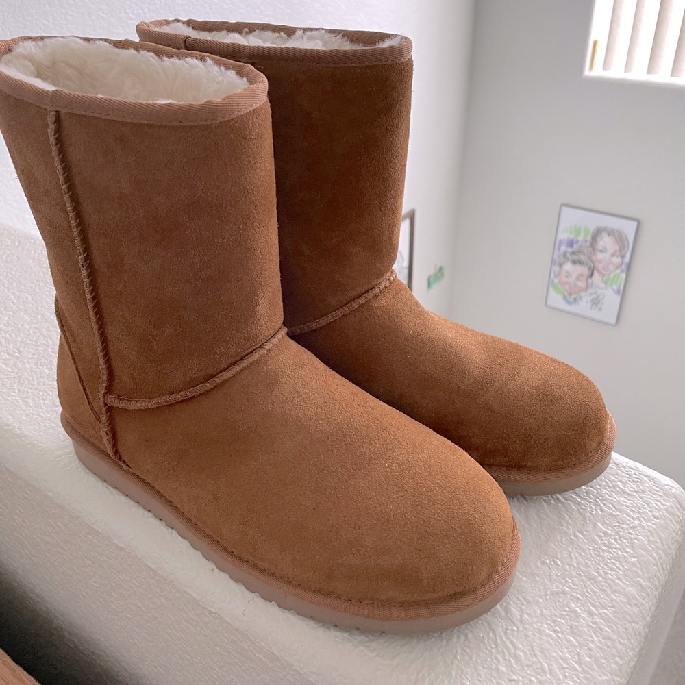 Women’s Kookaburra Uggs size 10